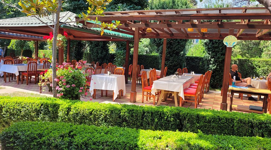 Restaurantul Cire?ica